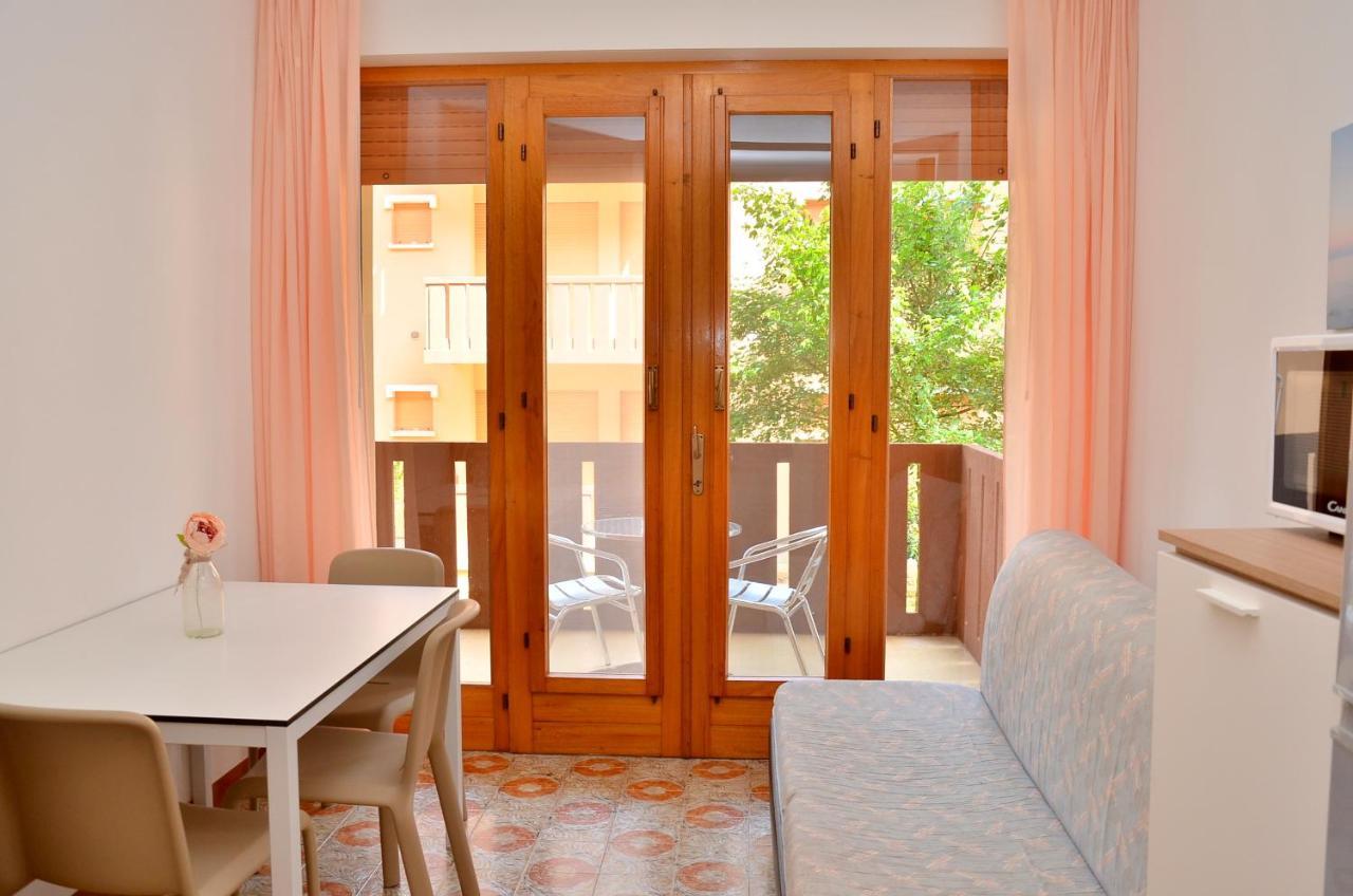 Condominio Corinzia Bibione Eksteriør billede