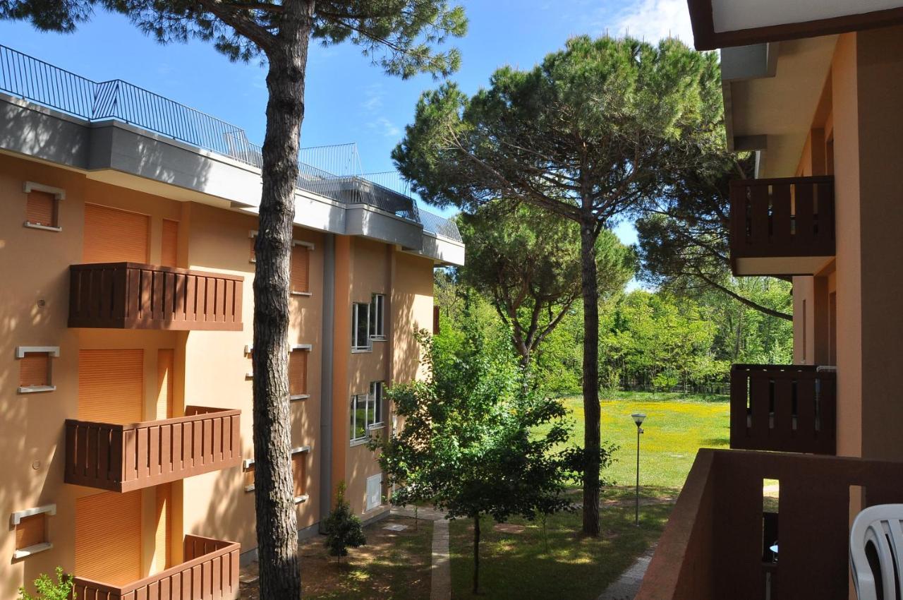 Condominio Corinzia Bibione Eksteriør billede