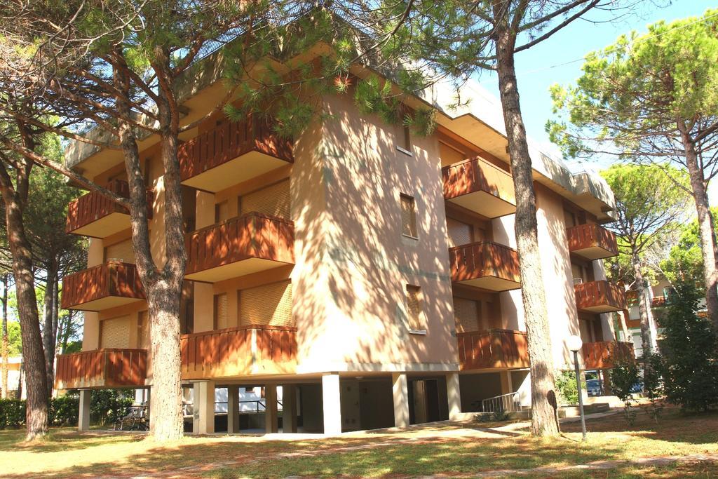 Condominio Corinzia Bibione Eksteriør billede